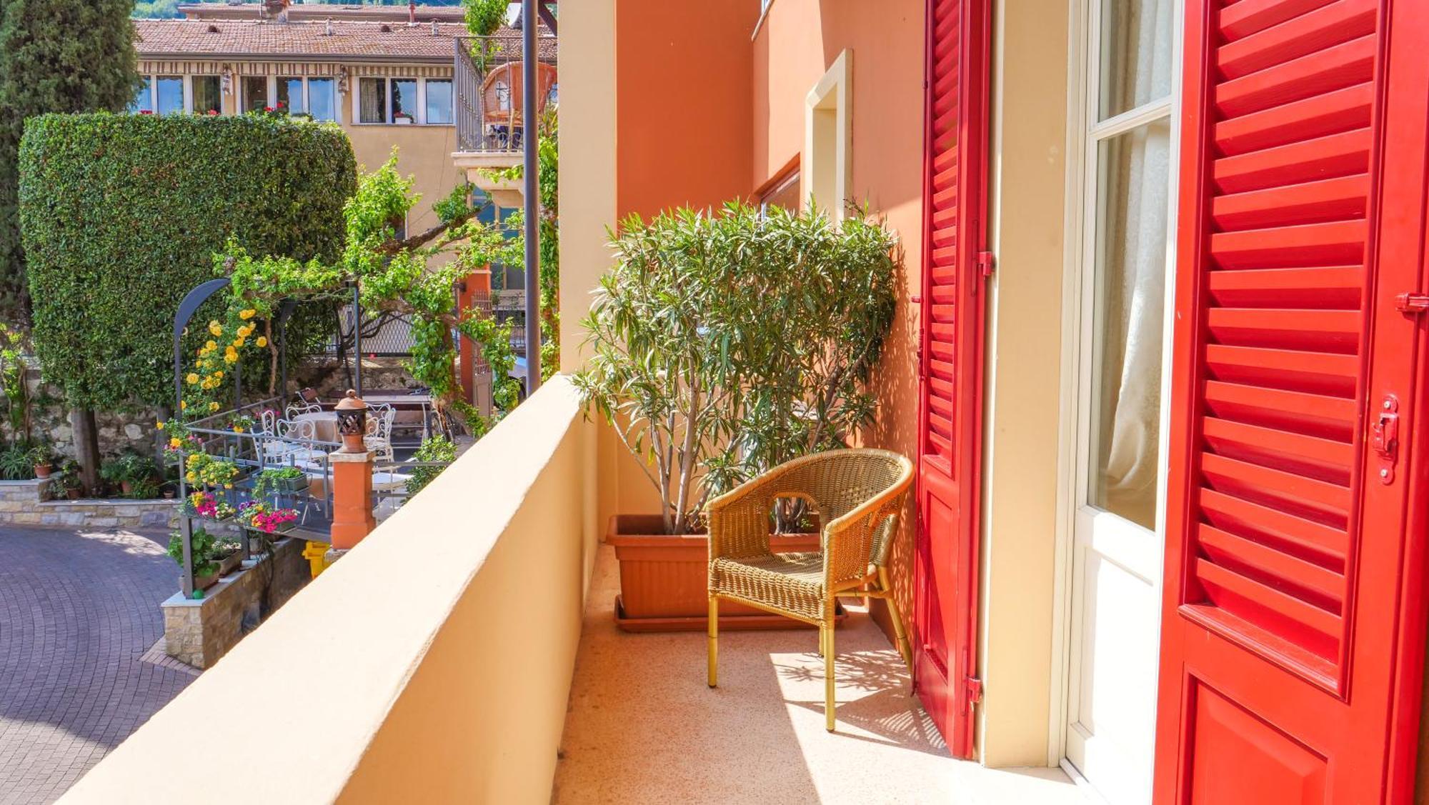 Hotel Gardenia Al Lago Gargnano Ruang foto