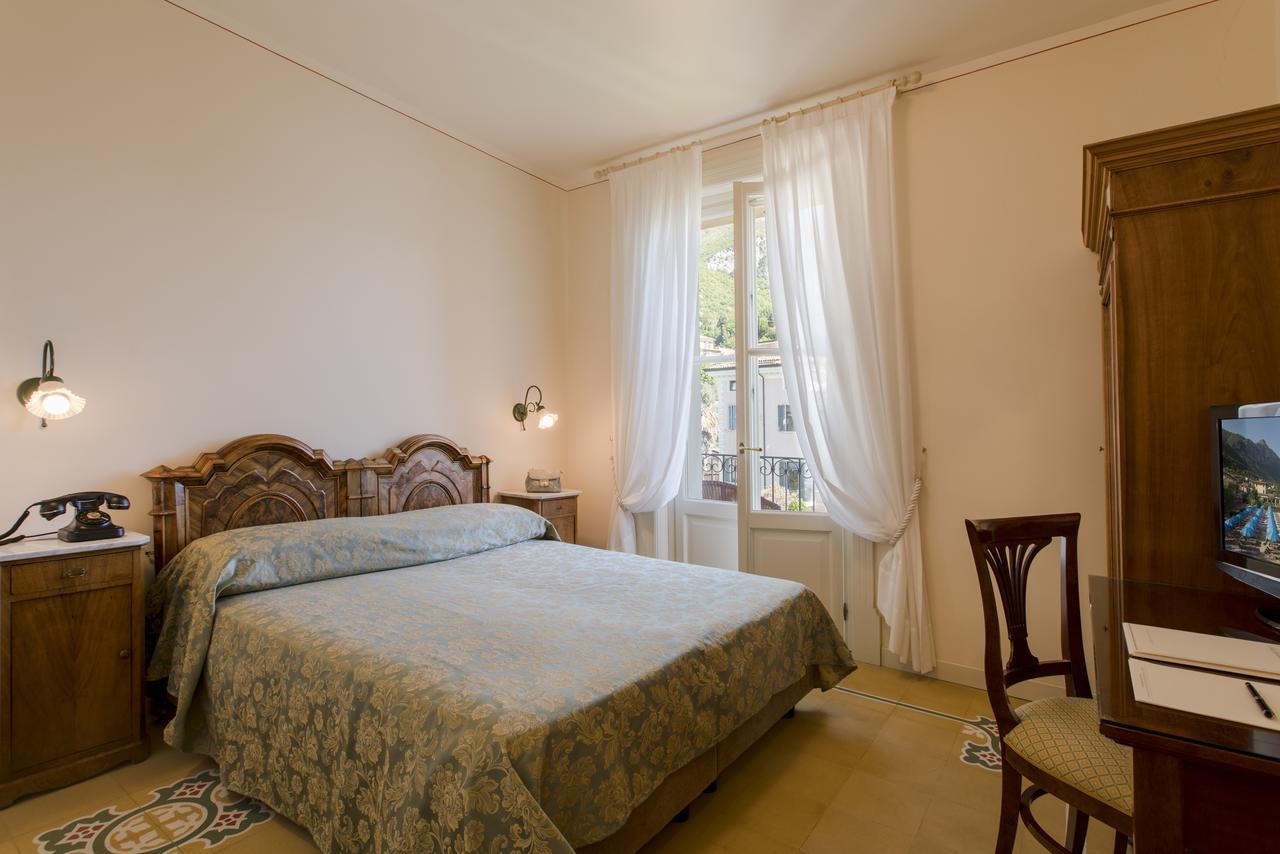 Hotel Gardenia Al Lago Gargnano Bagian luar foto
