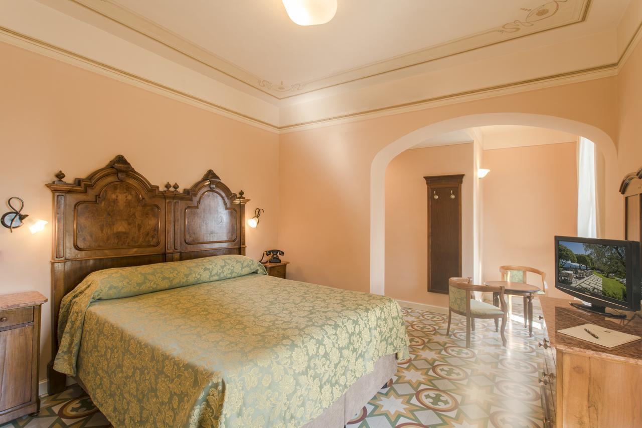 Hotel Gardenia Al Lago Gargnano Bagian luar foto